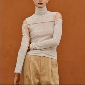 Source Unknown Arm Sleeve Turtleneck Knit
Top, Linen